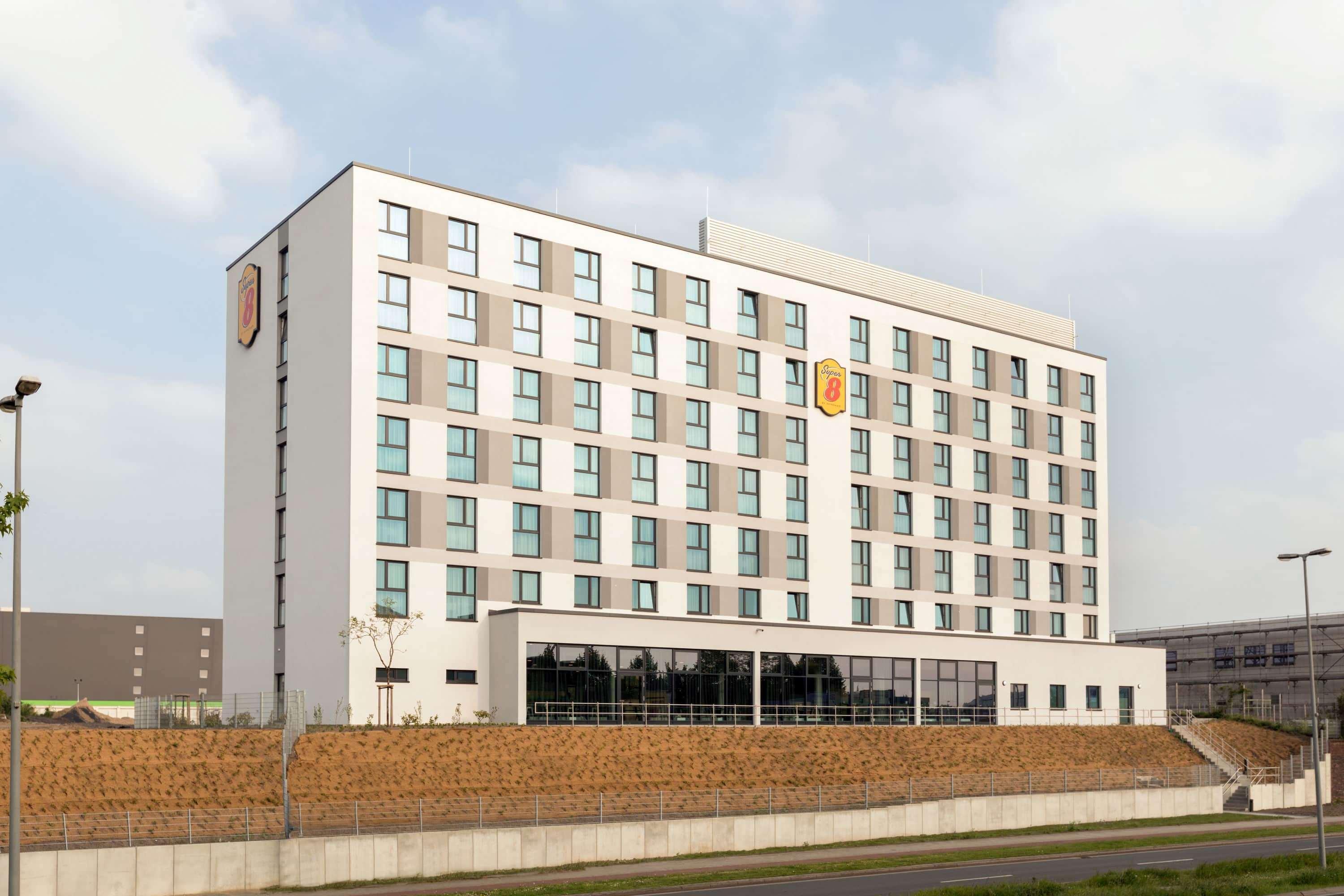 Super 8 By Wyndham Oberhausen Am Centro Hotel Exterior photo